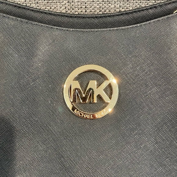 Michael Kors bag - Picture 3 of 9
